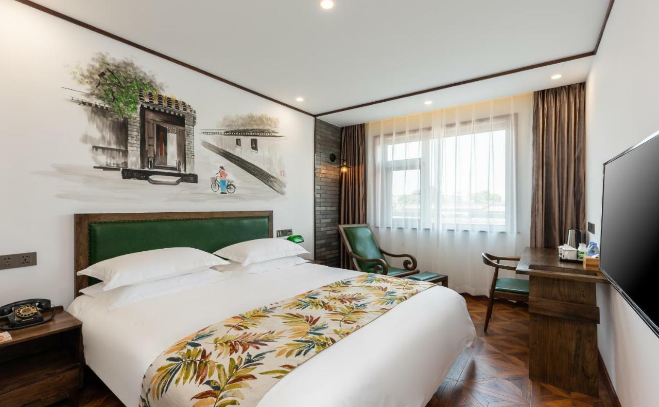 Nostalgia Hotel Near Prince Gong'S Mansion- Beihai Park, Tian'Anmen Square, Nanluoguxiang Hutong, Huguosi Hutong Snack Street, 5 Minutes Walk Away From Ping'Anli Subway Station, Free Ice Cream And Laundry Service,English Communication Well Beijing Exterior photo